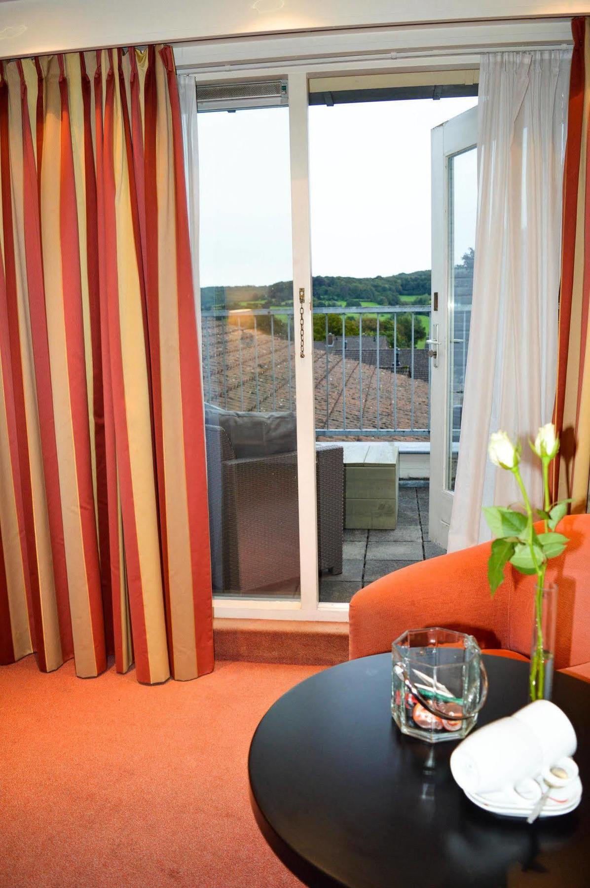Js Hotel Epen Εξωτερικό φωτογραφία