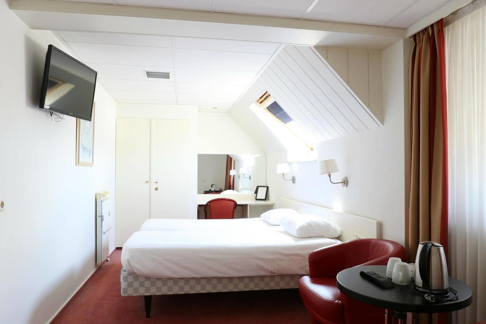 Js Hotel Epen Εξωτερικό φωτογραφία